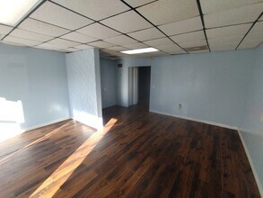 5615 Wesconnett Blvd in Jacksonville, FL - Building Photo - Building Photo