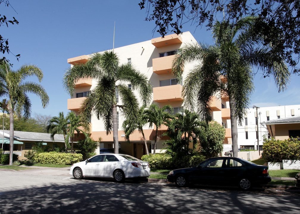 227 Antiquera Ave in Miami, FL - Building Photo