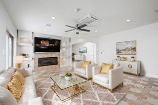 11360 Segrell Way in Culver City, CA - Foto de edificio - Building Photo