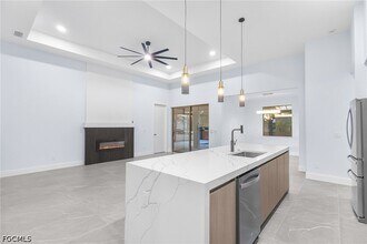 142 SW 33rd Pl in Cape Coral, FL - Building Photo - Building Photo