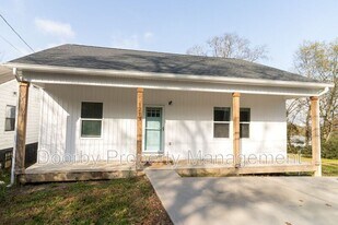 1213 N Chamberlain Ave in Chattanooga, TN - Building Photo