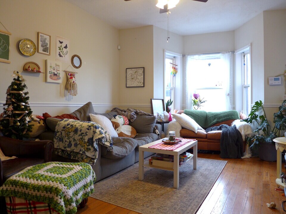 130 Marcella St, Unit 2 in Boston, MA - Foto de edificio