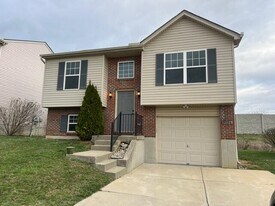 9136 Susie Dr in Union, KY - Building Photo