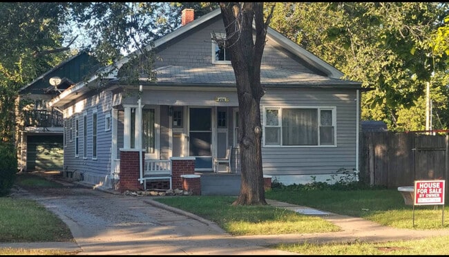 property at 406 E 1st St