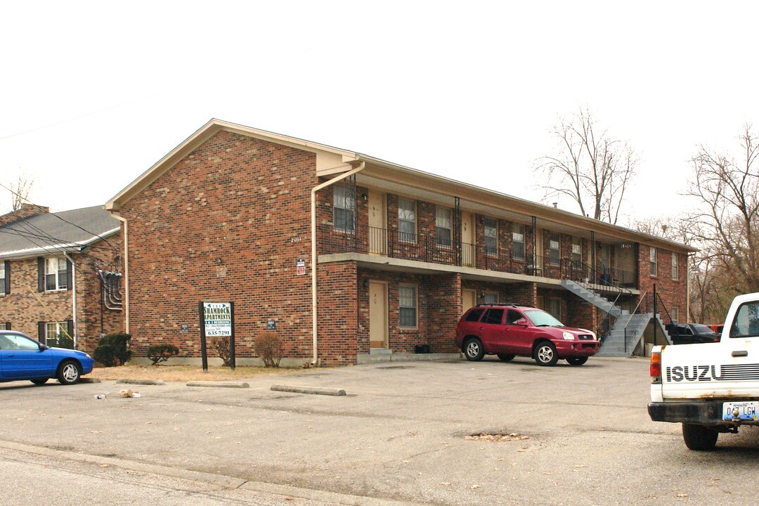 2014 Peabody Ln in Louisville, KY - Building Photo