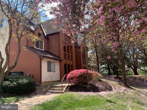 4940 Columbia Rd in Columbia, MD - Foto de edificio - Building Photo