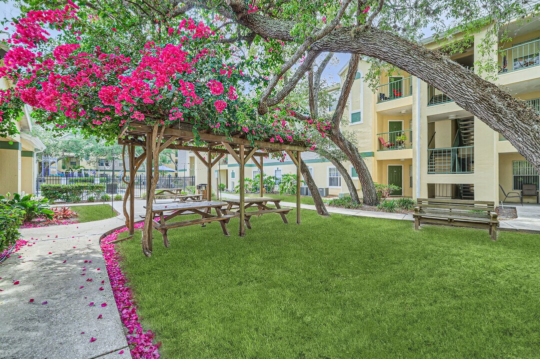 GOLDEN OAKS in Winter Park, FL - Foto de edificio