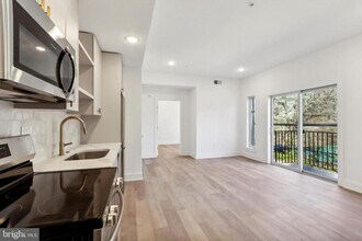 367 W Hortter St in Philadelphia, PA - Building Photo - Building Photo