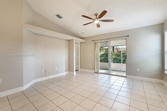 5308 NW 89th Ave in Sunrise, FL - Building Photo - Building Photo