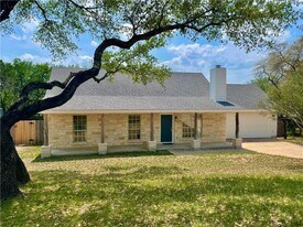104 Cowal Dr S in Spicewood, TX - Building Photo