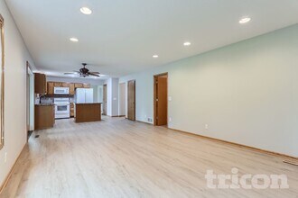 2202 Marilyn Ave in Eagan, MN - Building Photo - Building Photo