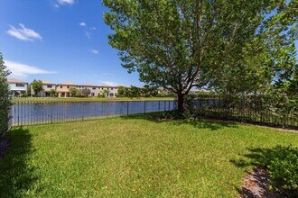 635 NE 191st Terrace in Miami, FL - Building Photo - Building Photo