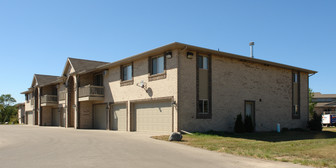 Wandering Brooks Estates Apartments