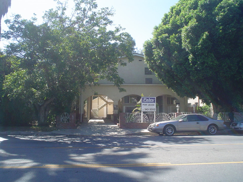 5723 Hazeltine Ave in Van Nuys, CA - Building Photo