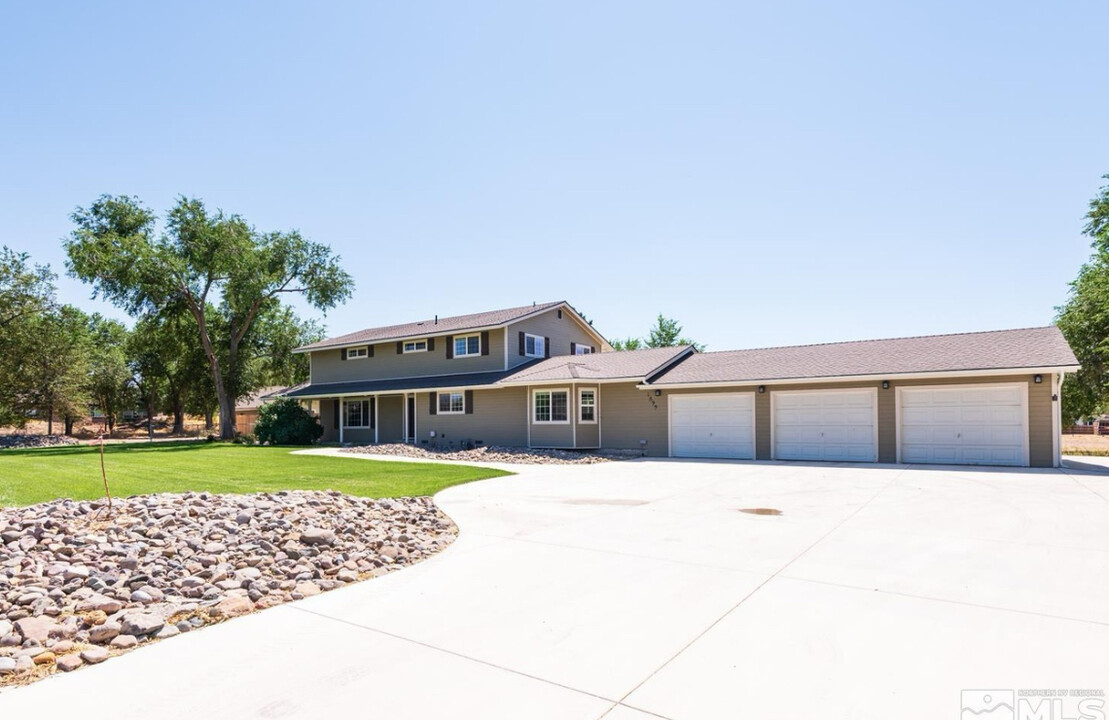 1899 Sorrel Ln in Gardnerville, NV - Building Photo