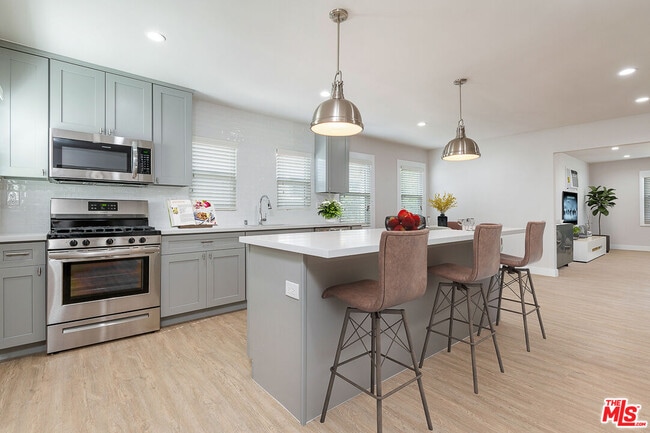 2920 Alsace Ave in Los Angeles, CA - Building Photo - Building Photo