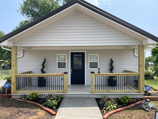 property at 220 E 6th N St