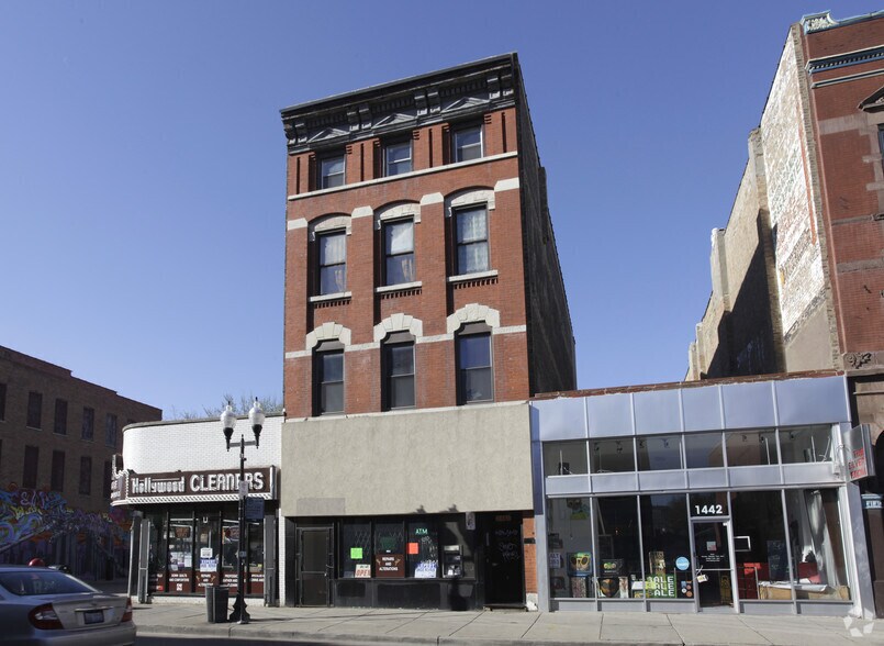1440 N Milwaukee Ave in Chicago, IL - Building Photo