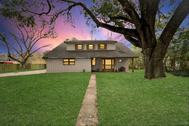 318 Elm St in Prairie View, TX - Building Photo
