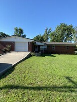 625 Country Club Rd in Poteau, OK - Building Photo