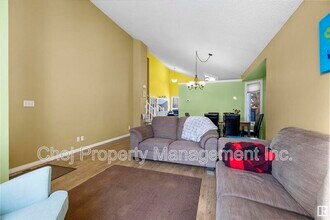 530 Twin Brooks Bay NW in Edmonton, AB - Building Photo - Building Photo