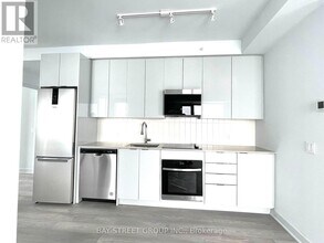 2920-2920 Hwy 7 in Vaughan, ON - Building Photo - Building Photo