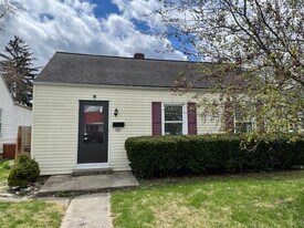 921 NW D St in Richmond, IN - Building Photo