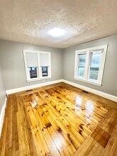 10 Spruce St in Clinton, MA - Building Photo - Building Photo