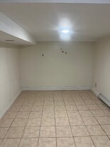 12 Mount Vernon St, Unit BASEMENT in Saugus, MA - Building Photo