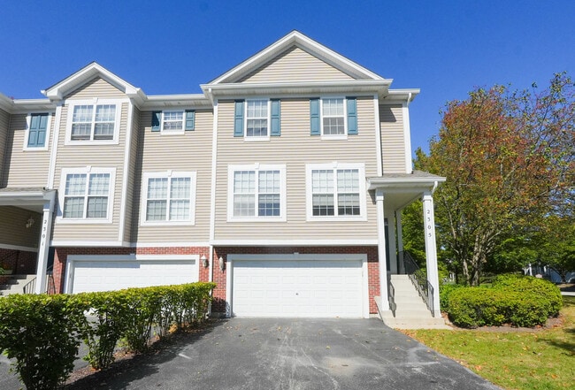 2305 Hudson Cir in Aurora, IL - Building Photo - Building Photo