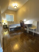 826 Watertown St, Unit Newton Carriage House in Newton, MA - Building Photo - Building Photo
