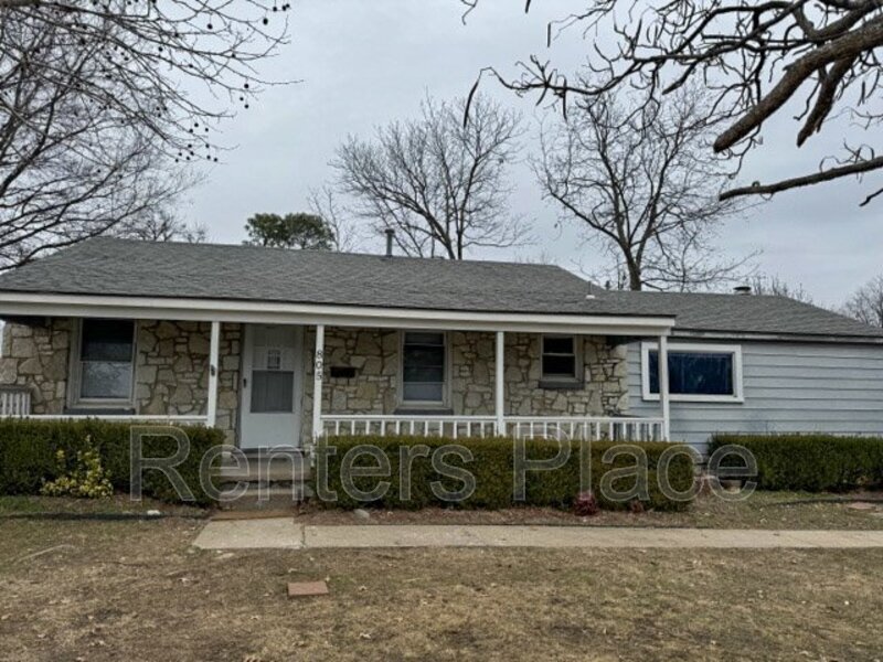 805 Henshaw Ave in Sapulpa, OK - Building Photo