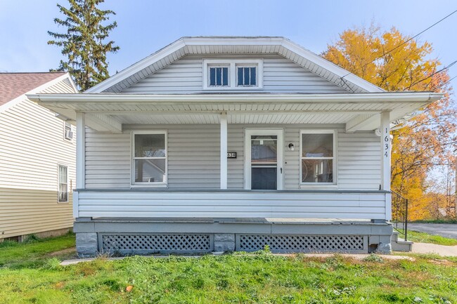 property at 1634 St Elmo Ave NE