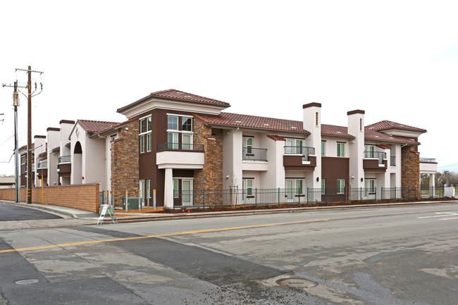 Rio Villas in Firebaugh, CA - Foto de edificio - Building Photo