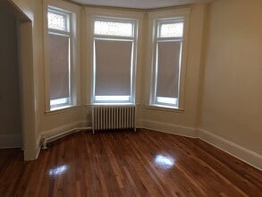 1152 Commonwealth Ave, Unit 2A in Brookline, MA - Building Photo - Building Photo