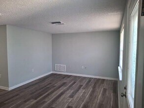 8724 Sabal Way in Port Richey, FL - Building Photo - Building Photo