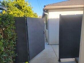 7401 Valaria Dr in Highland, CA - Foto de edificio - Building Photo