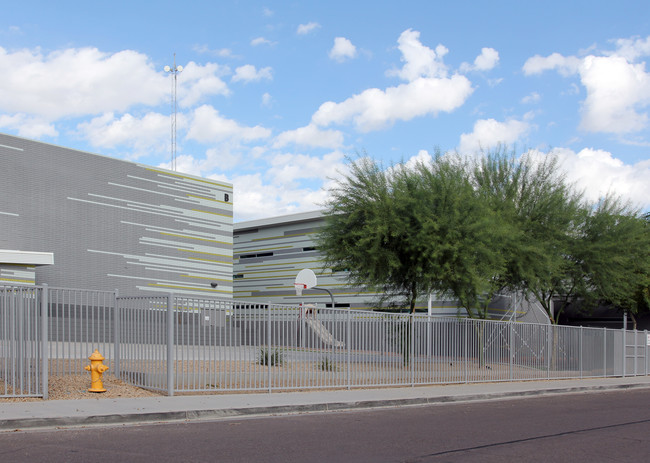 933 E Stella in Phoenix, AZ - Building Photo - Building Photo