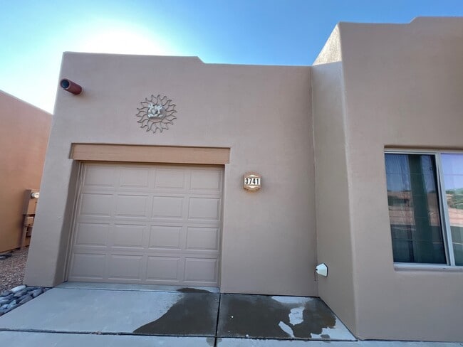 3741 S Avenida de Encino in Green Valley, AZ - Building Photo - Building Photo
