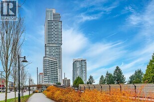 567 Clarke Rd in Coquitlam, BC - Building Photo