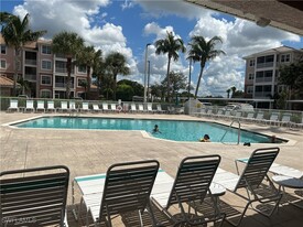 15901 Pointe Cir in Iona, FL - Building Photo