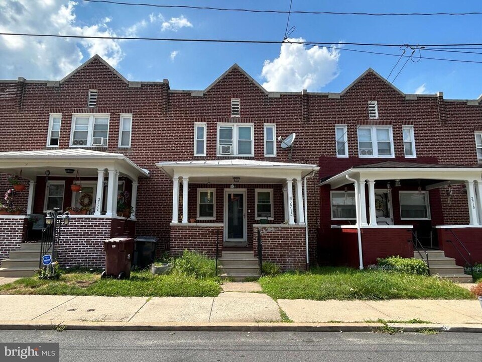 2713 Thompson Pl in Wilmington, DE - Building Photo