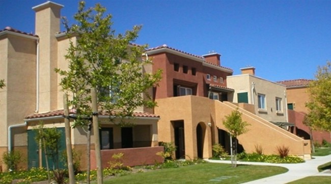 Westgate Courtyards in Santa Maria, CA - Building Photo - Building Photo