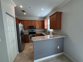 145 Emerald Crk Wy in Davie, FL - Building Photo - Building Photo