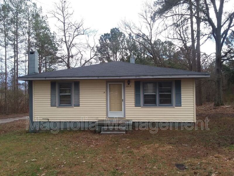 2015 Lynnhaven Ave in Henderson, NC - Building Photo