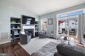 107 Dark Sky Crossing in Pasadena, MD - Building Photo - Building Photo