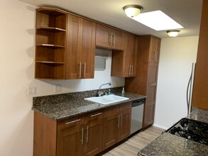 11138 Aqua Vista St, Unit 9 in North Hollywood, CA - Building Photo - Building Photo