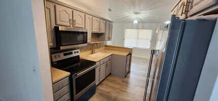 301 SW Whitmore Dr in Port St. Lucie, FL - Building Photo - Building Photo