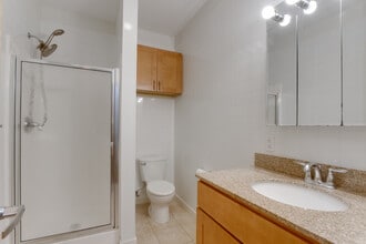 Cascade Boulevard in Milford, CT - Building Photo - Building Photo