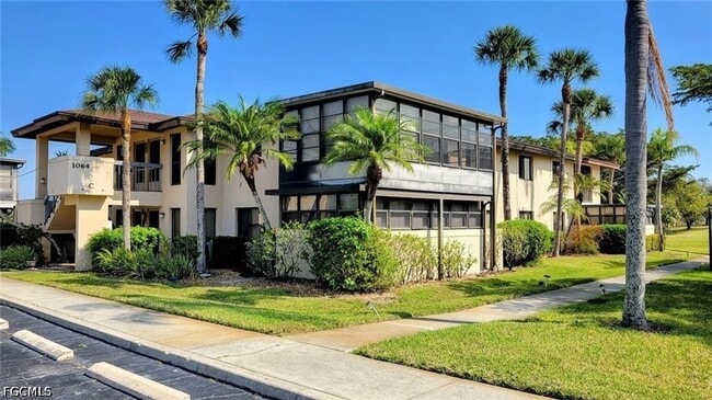 property at 1064 Villa Dr